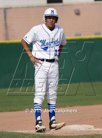 Thumbnail 2 in   MacArthur [Douglas] vs New Braunfels (UIL 6A Bi-District Playoff) photogallery.