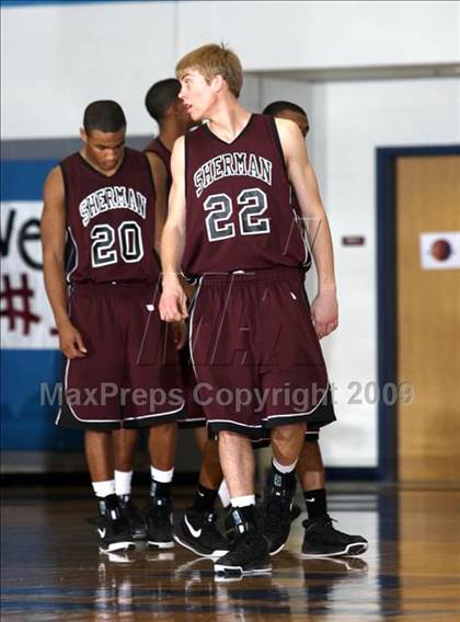Thumbnail 3 in Highland Park vs. Sherman (Texas 4A Region 2 Quarterfinal) photogallery.