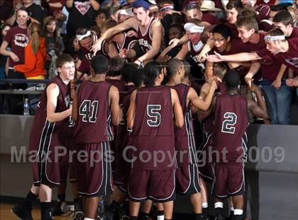 Thumbnail 1 in Highland Park vs. Sherman (Texas 4A Region 2 Quarterfinal) photogallery.
