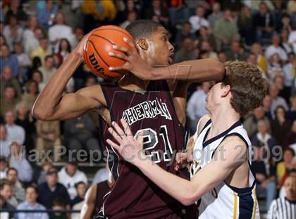 Thumbnail 2 in Highland Park vs. Sherman (Texas 4A Region 2 Quarterfinal) photogallery.