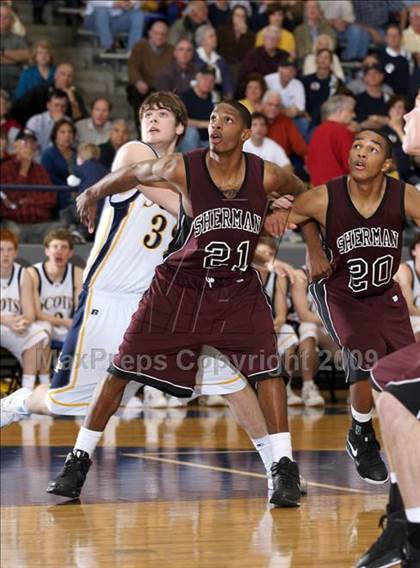 Thumbnail 1 in Highland Park vs. Sherman (Texas 4A Region 2 Quarterfinal) photogallery.