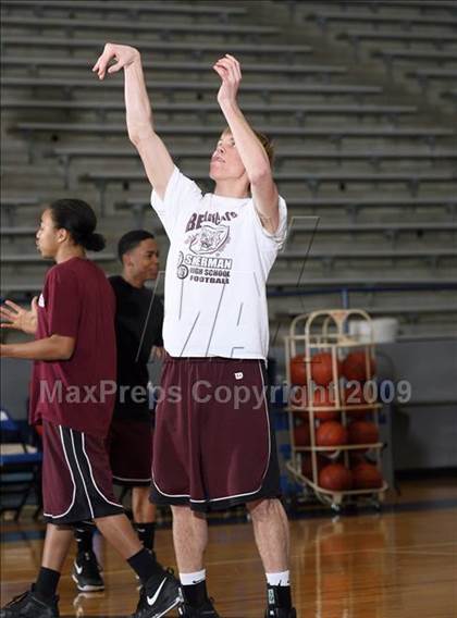 Thumbnail 3 in Highland Park vs. Sherman (Texas 4A Region 2 Quarterfinal) photogallery.