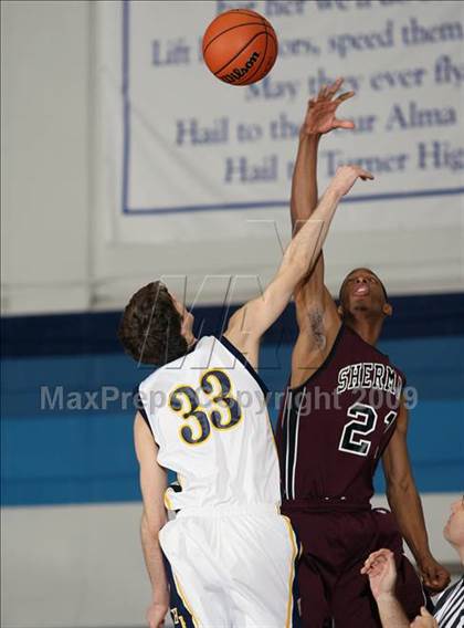 Thumbnail 1 in Highland Park vs. Sherman (Texas 4A Region 2 Quarterfinal) photogallery.