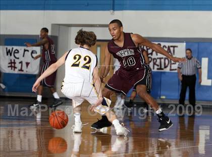 Thumbnail 1 in Highland Park vs. Sherman (Texas 4A Region 2 Quarterfinal) photogallery.