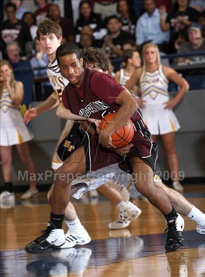 Thumbnail 2 in Highland Park vs. Sherman (Texas 4A Region 2 Quarterfinal) photogallery.