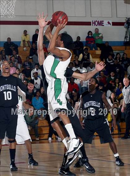 Thumbnail 1 in Montbello vs. Washington photogallery.