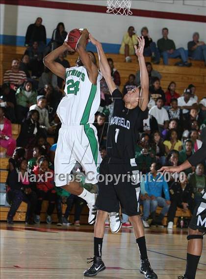 Thumbnail 1 in Montbello vs. Washington photogallery.