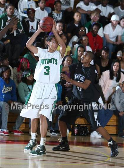 Thumbnail 1 in Montbello vs. Washington photogallery.
