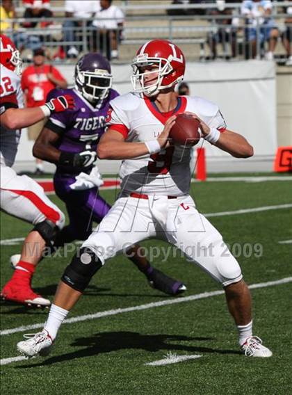 Thumbnail 1 in Lutheran vs. Pickerington Central (Kirk Herbstreit Varsity Football Series) photogallery.