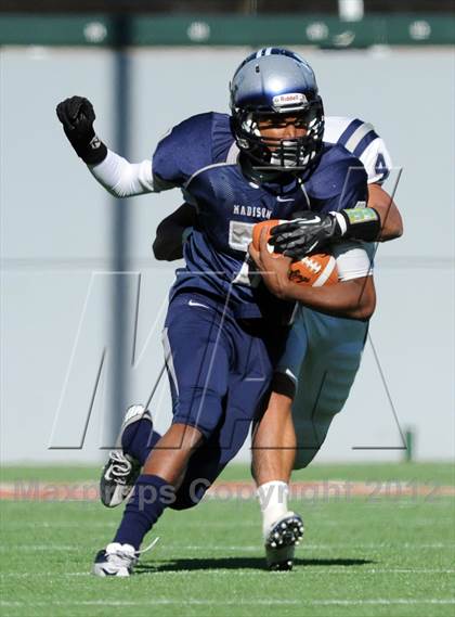 Thumbnail 3 in Marin Catholic vs. Madison (CIF State D3 Final) photogallery.