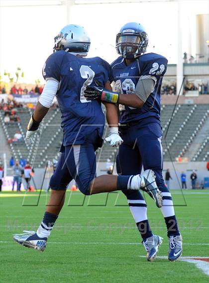 Thumbnail 1 in Marin Catholic vs. Madison (CIF State D3 Final) photogallery.