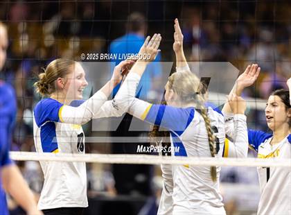 Thumbnail 1 in Legend vs. Rampart (CHSAA 5A Round 2) photogallery.