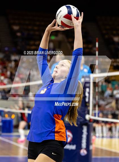 Thumbnail 3 in Legend vs. Rampart (CHSAA 5A Round 2) photogallery.