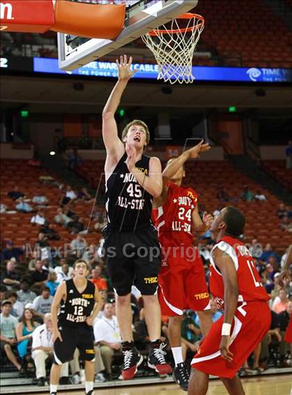 Thumbnail 2 in 2009 THCA All-Star Basketball Game photogallery.