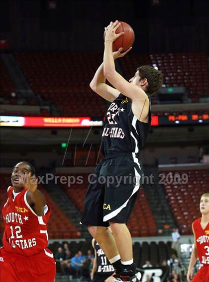 Thumbnail 1 in 2009 THCA All-Star Basketball Game photogallery.