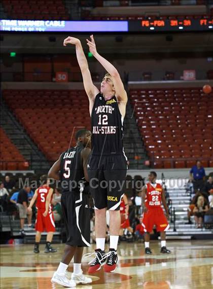 Thumbnail 2 in 2009 THCA All-Star Basketball Game photogallery.