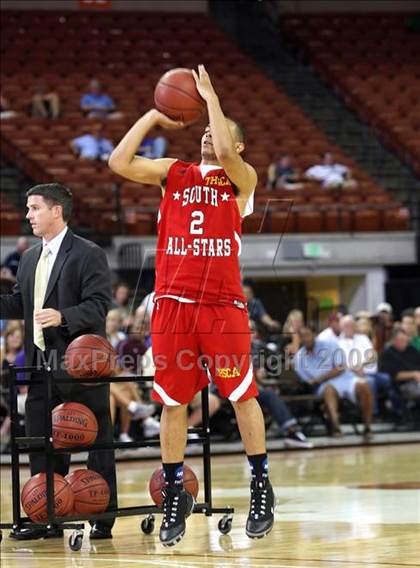 Thumbnail 3 in 2009 THCA All-Star Basketball Game photogallery.
