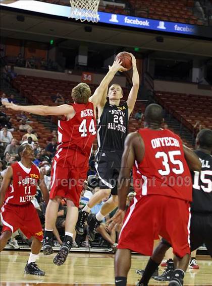 Thumbnail 2 in 2009 THCA All-Star Basketball Game photogallery.