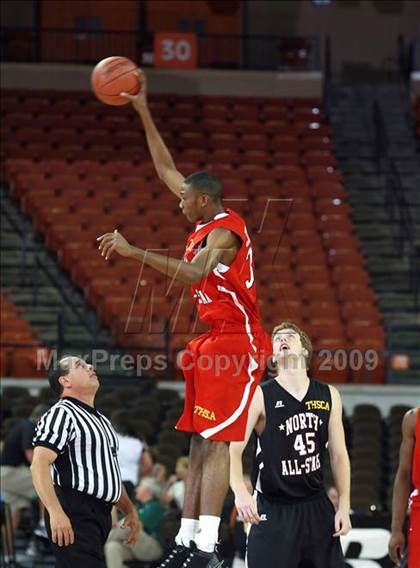 Thumbnail 1 in 2009 THCA All-Star Basketball Game photogallery.
