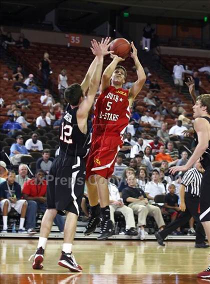 Thumbnail 3 in 2009 THCA All-Star Basketball Game photogallery.