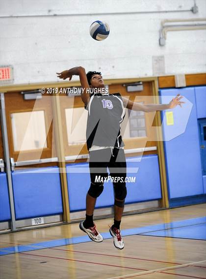 Thumbnail 2 in Sewanhaka vs. Valley Stream Central photogallery.