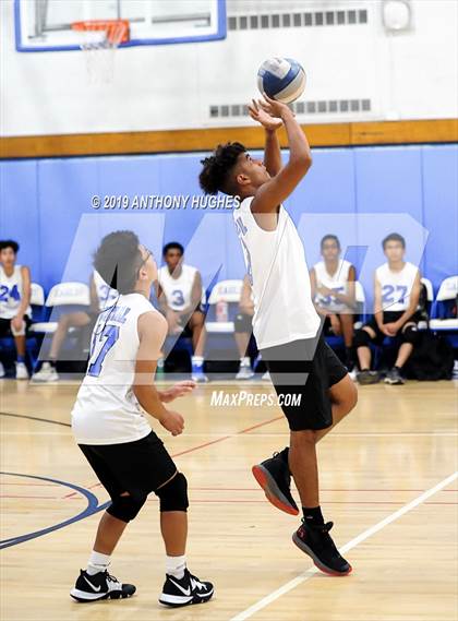 Thumbnail 3 in Sewanhaka vs. Valley Stream Central photogallery.