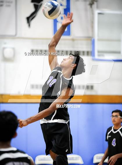 Thumbnail 2 in Sewanhaka vs. Valley Stream Central photogallery.