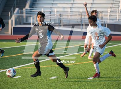 Thumbnail 1 in Poly vs Liberty photogallery.