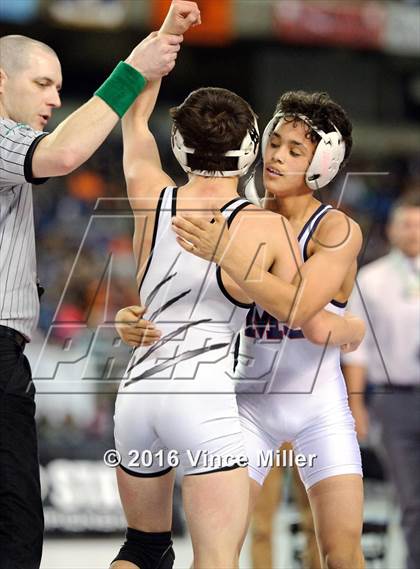 Thumbnail 2 in WIAA 3A 106 LB Championship photogallery.