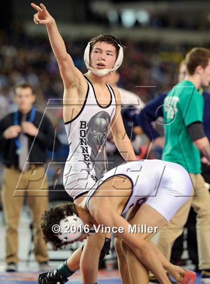 Thumbnail 3 in WIAA 3A 106 LB Championship photogallery.
