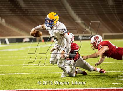 Thumbnail 3 in Carmel vs LaSalle (Skyline Chili Crosstown Showdown) photogallery.