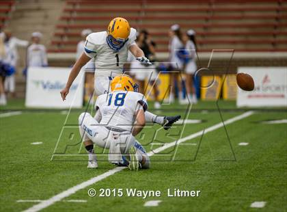 Thumbnail 2 in Carmel vs LaSalle (Skyline Chili Crosstown Showdown) photogallery.