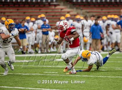 Thumbnail 2 in Carmel vs LaSalle (Skyline Chili Crosstown Showdown) photogallery.