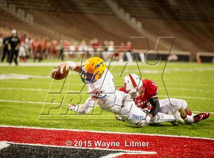Thumbnail 2 in Carmel vs LaSalle (Skyline Chili Crosstown Showdown) photogallery.