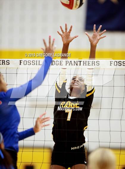 Thumbnail 3 in Cooper vs Fossil Ridge photogallery.