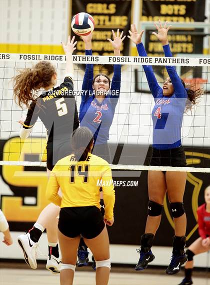 Thumbnail 3 in Cooper vs Fossil Ridge photogallery.