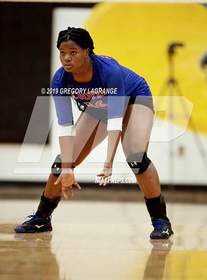 Thumbnail 2 in Cooper vs Fossil Ridge photogallery.