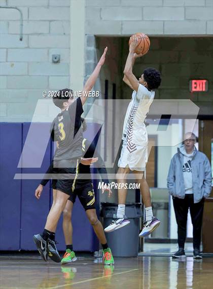 Thumbnail 2 in St. Anthony's vs. Southampton (New York Holiday Invitational) photogallery.