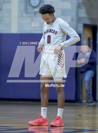 Thumbnail 2 in St. Anthony's vs. Southampton (New York Holiday Invitational) photogallery.