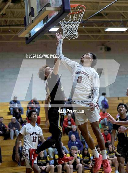 Thumbnail 1 in St. Anthony's vs. Southampton (New York Holiday Invitational) photogallery.