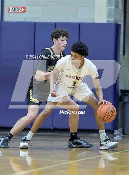 Thumbnail 3 in St. Anthony's vs. Southampton (New York Holiday Invitational) photogallery.