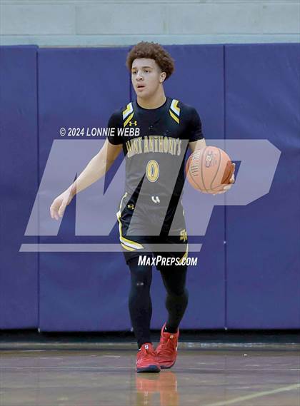 Thumbnail 3 in St. Anthony's vs. Southampton (New York Holiday Invitational) photogallery.