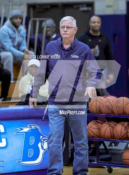 Thumbnail 3 in St. Anthony's vs. Southampton (New York Holiday Invitational) photogallery.