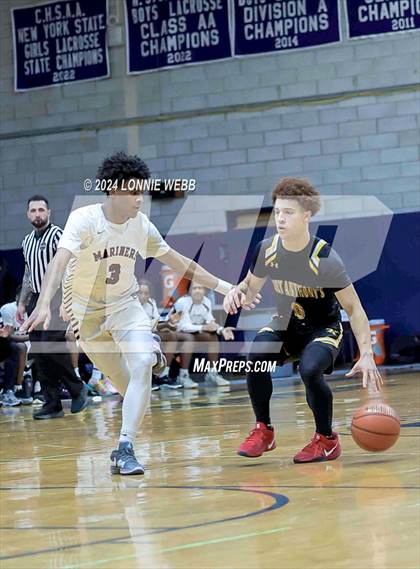 Thumbnail 3 in St. Anthony's vs. Southampton (New York Holiday Invitational) photogallery.