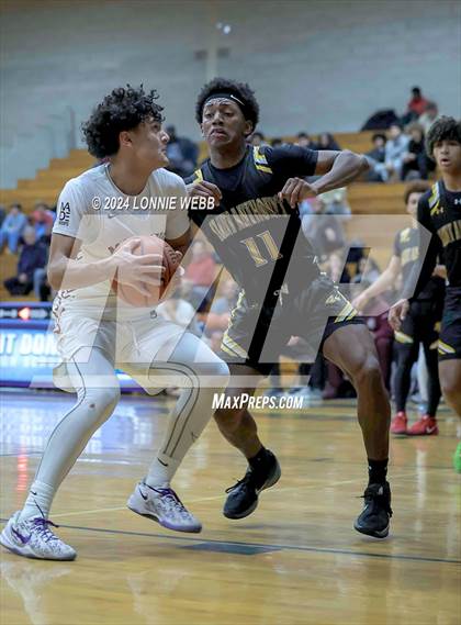 Thumbnail 2 in St. Anthony's vs. Southampton (New York Holiday Invitational) photogallery.