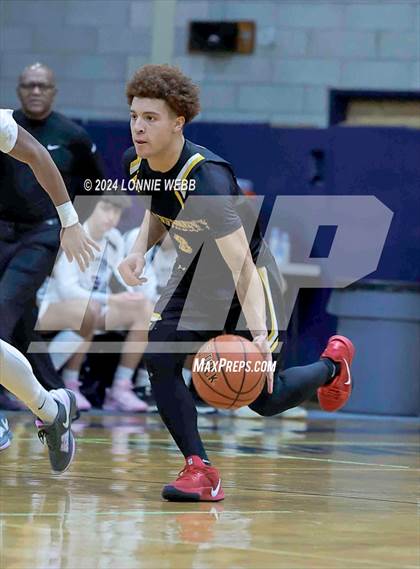 Thumbnail 1 in St. Anthony's vs. Southampton (New York Holiday Invitational) photogallery.