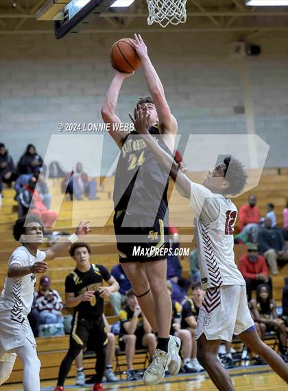 Thumbnail 3 in St. Anthony's vs. Southampton (New York Holiday Invitational) photogallery.
