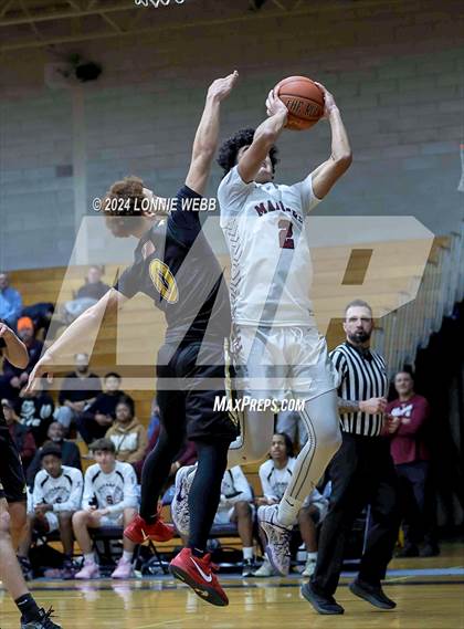 Thumbnail 2 in St. Anthony's vs. Southampton (New York Holiday Invitational) photogallery.