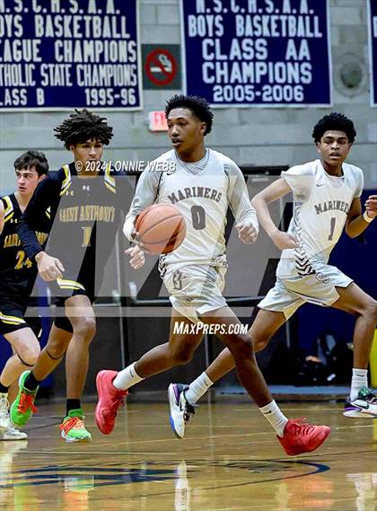 Thumbnail 3 in St. Anthony's vs. Southampton (New York Holiday Invitational) photogallery.