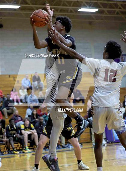 Thumbnail 1 in St. Anthony's vs. Southampton (New York Holiday Invitational) photogallery.